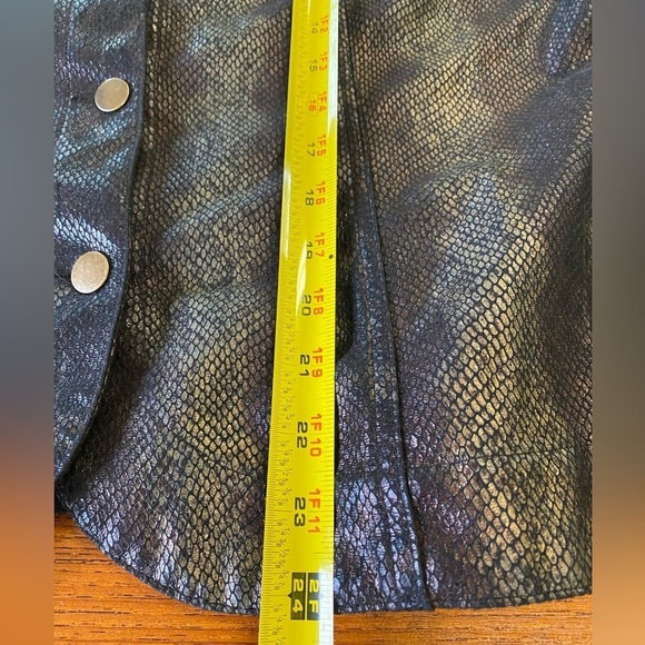 Erin London Faux Snakeskin Button Down Soft Jacket, Size XL, Black Reptile Prin - Picture 7 of 7